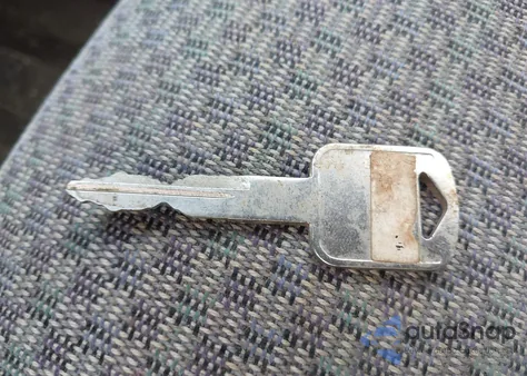 1998 Ford Ranger z USA, uszkodzony, nr VIN 1FTYR10C2WUA06859